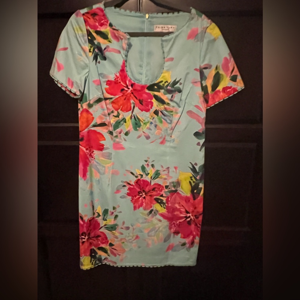 Adorable Trina Turk Floral Dress